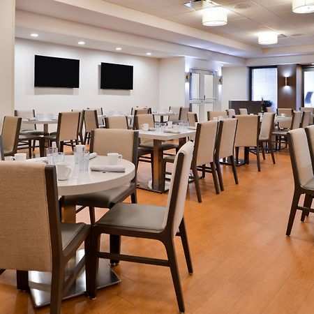 Holiday Inn Hotel & Suites Rochester - Marketplace By Ihg Exterior photo