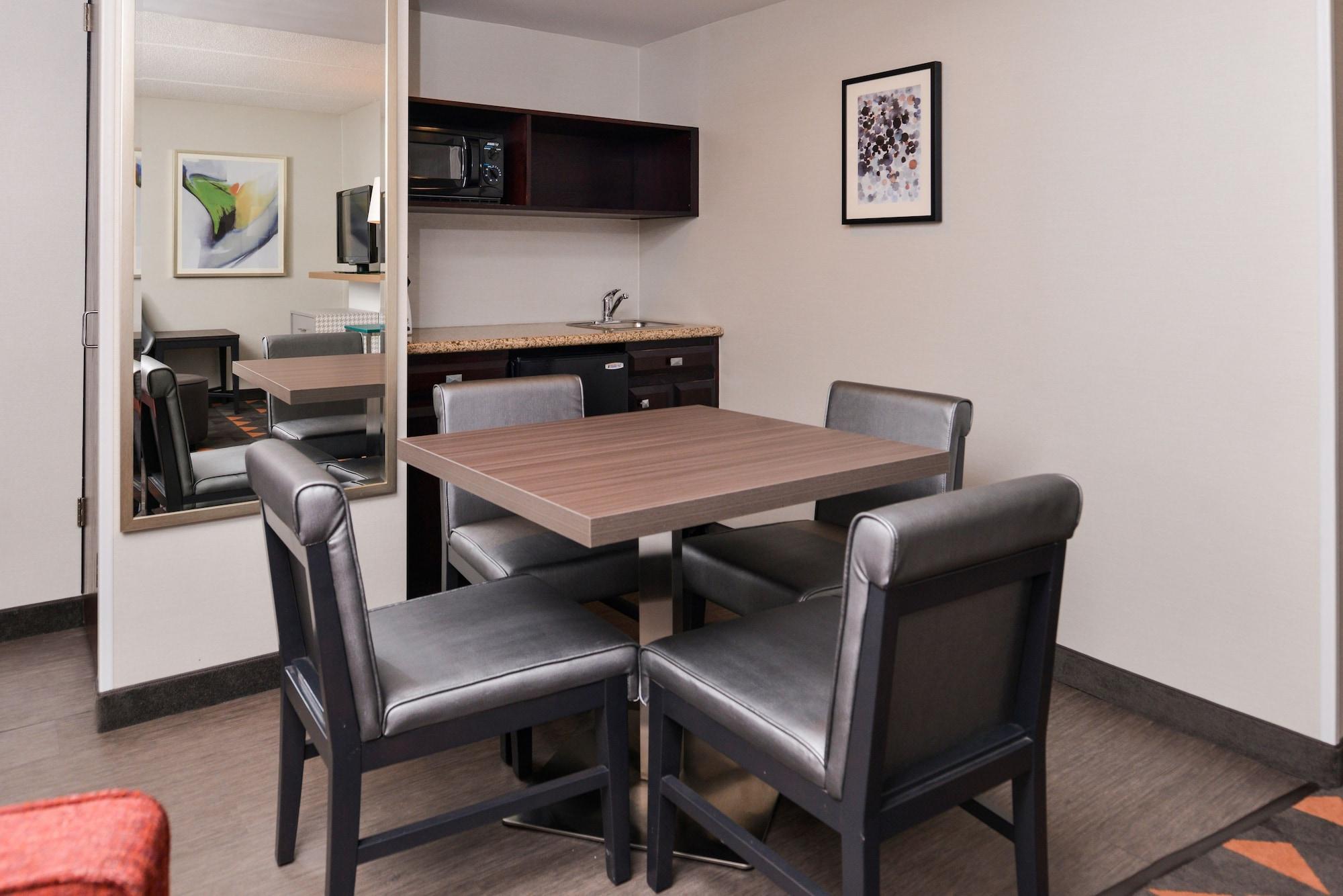 Holiday Inn Hotel & Suites Rochester - Marketplace By Ihg Exterior photo