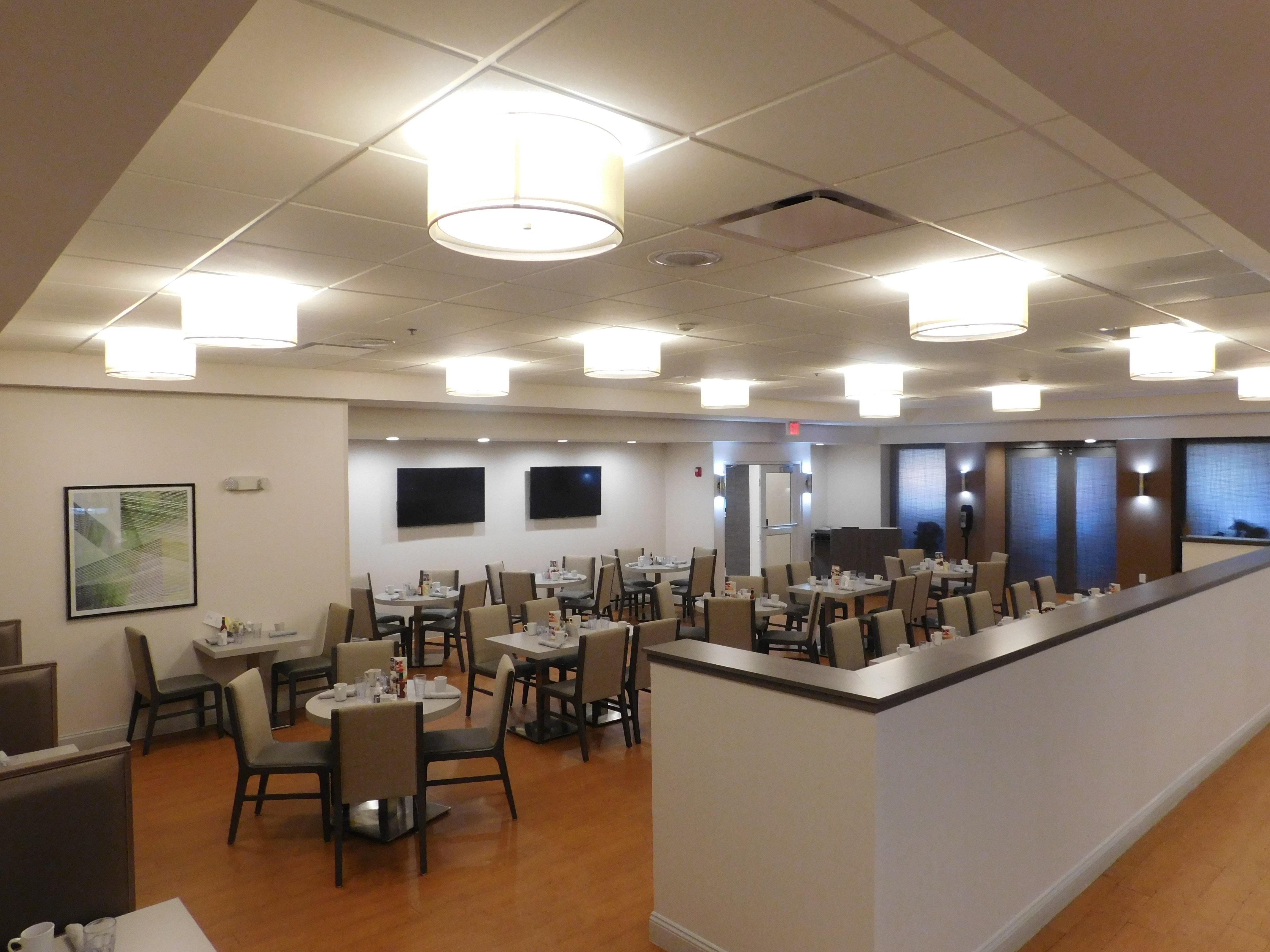 Holiday Inn Hotel & Suites Rochester - Marketplace By Ihg Exterior photo